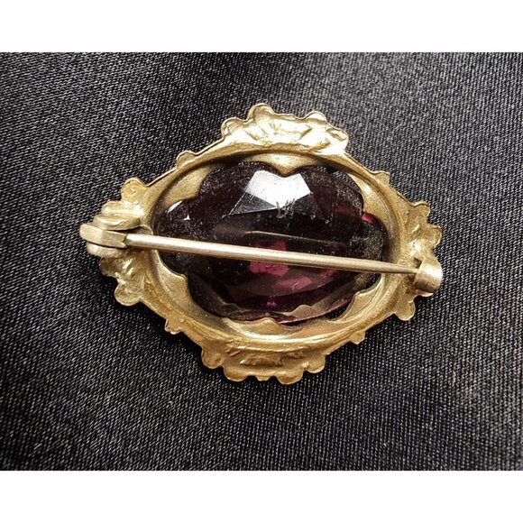 Antique Early XX Century Ornate Gold-Tone Brooch With Faceted Purple Glass - Picture 5 of 5